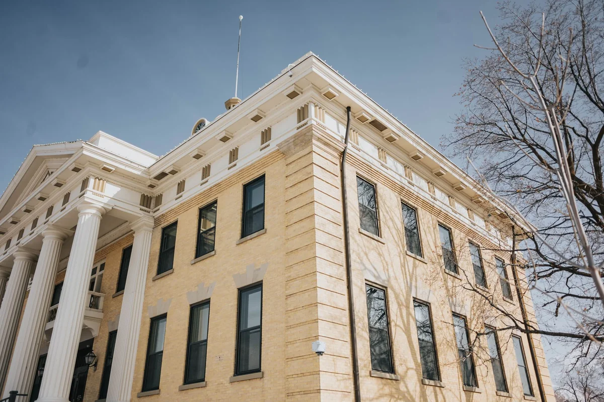 A courthouse where the automatic stay in bankruptcy stops a foreclosure